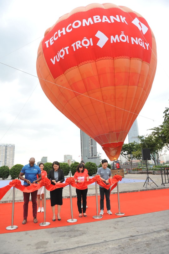 Giải marathon Quốc tế TP HCM Techcombank 2019: Đỉnh cao của phong trào “cùng nhau vượt trội hơn mỗi ngày” - Ảnh 4. Giải marathon Quốc tế TP HCM Techcombank 2019: Đỉnh cao của phong trào “cùng nhau vượt trội hơn mỗi ngày” - Ảnh 4.