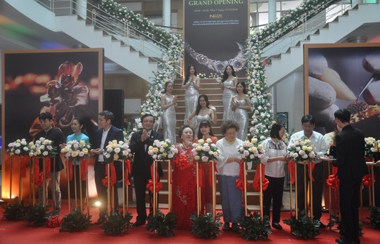 Khai trương showroom Nguyên Kim Jewelry tại TP HCM - Ảnh 1.