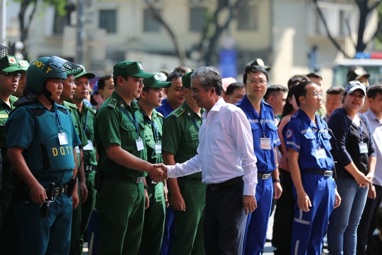 Có đến hơn 4.000 người tham gia diễn tập chống khủng bố ở sân bay và trung tâm TP HCM - Ảnh 7.