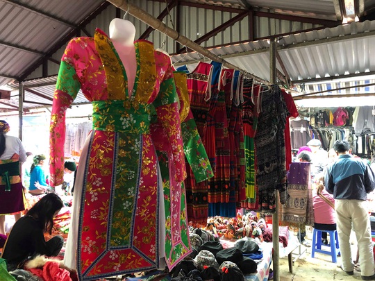 Đến Hà Giang khám phá vẻ đẹp đầy sắc màu của chợ phiên Đồng Văn - Ảnh 16.