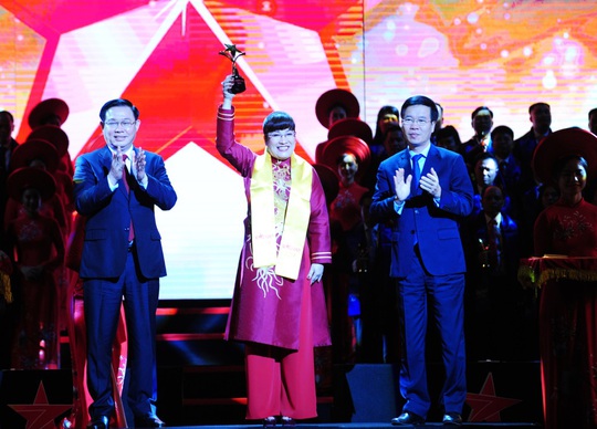 Top 10 doanh nhân trẻ xuất sắc nhất - giải thưởng Sao Đỏ: Vinh danh CEO Phuc Khang Corporation - Ảnh 2.