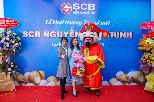 Diễn giả MC Thi Thảo dự khai trương phòng giao dịch ngân hàng SCB - Ảnh 1.