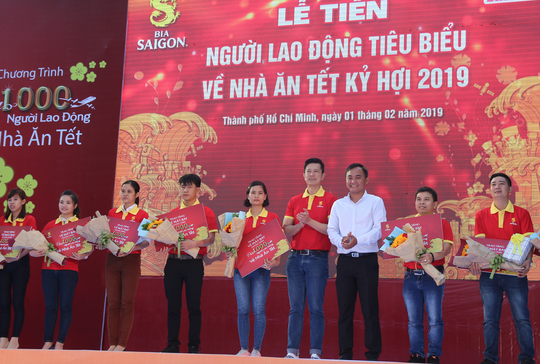 Tặng 1.000 vé máy bay cho lao động tiêu biểu về nhà ăn Tết - Ảnh 2.