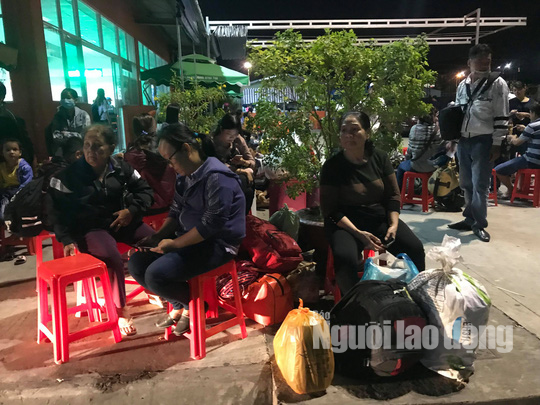 Kẹt xe cầu Mỹ Thuận gây khốn khổ cho khách ở... bến xe Cần Thơ - Ảnh 3.
