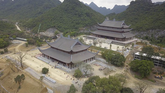 Ngôi chùa lớn nhất thế giới ở Hà Nam đón hàng vạn lượt khách - Ảnh 2.