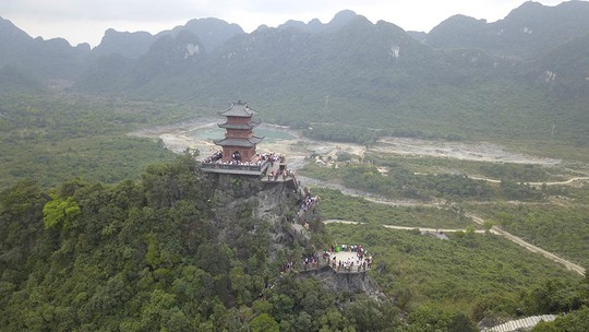 Ngôi chùa lớn nhất thế giới ở Hà Nam đón hàng vạn lượt khách - Ảnh 8.