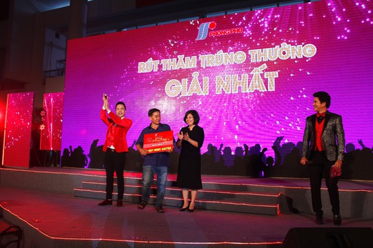 Ấm lòng chuyến xe đưa công nhân về quê đón Tết - Ảnh 7.