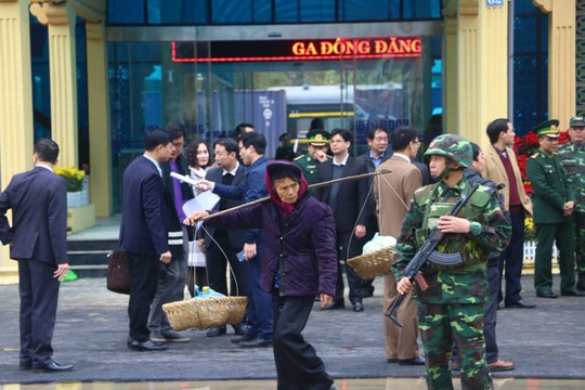 Nhiều lớp an ninh thắt chặt tối đa ở ga Đồng Đăng trước Thượng đỉnh Mỹ-Triều - Ảnh 8.