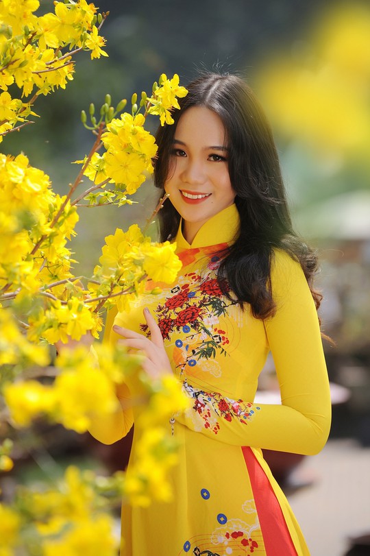 Lộ diện con gái xinh như hoa hậu của Trịnh Kim Chi trên phố Xuân - Ảnh 3.