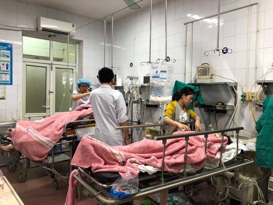 Bộ trưởng Nguyễn Thị Kim Tiến đón em bé chào đời trong đêm giao thừa - Ảnh 13.