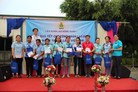 Tết ấm áp cho công nhân khó khăn - Ảnh 7.