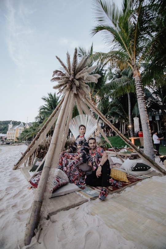 Đêm tiệc cưới phong cách thổ dân của tỉ phú Ấn Độ - Ảnh 6. Đêm tiệc cưới phong cách thổ dân của tỉ phú Ấn Độ - Ảnh 6.