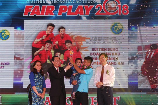 Nhiều tuyển thủ Việt Nam giành giải thưởng Fair-Play 2018 - Ảnh 5.