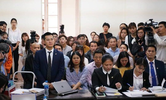 Công ty của chúa đảo Tuần Châu Đào Hồng Tuyển kiện đạo diễn Việt Tú ra tòa - Ảnh 1.