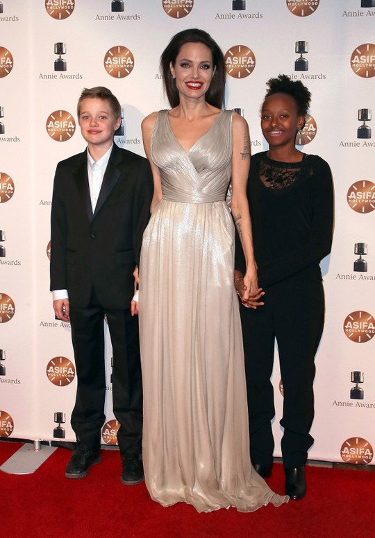6 nhóc tì nhà Angelina Jolie càng lớn càng sành điệu - Ảnh 11.