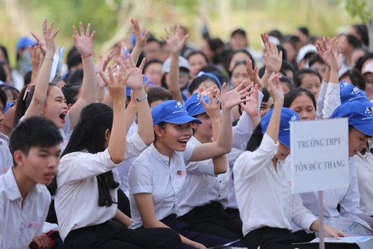 Đưa trường học đến thí sinh 2019 tại Khánh Hòa: Chọn đúng nghề để khởi nghiệp - Ảnh 1.