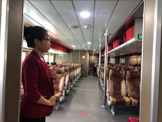 Hành trình Côn Đảo bằng tàu cao tốc 5 sao của cô gái Hà Nội - Ảnh 3.