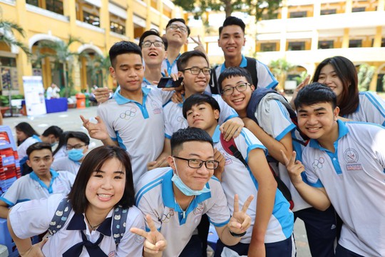 Đưa trường học đến thí sinh 2019 tại TP HCM: Rớt đại học thì phải làm sao? - Ảnh 35.