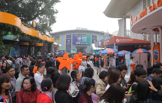 Cả ngàn người xếp hàng mua vé máy bay, tour giá rẻ tại hội chợ du lịch - Ảnh 4.