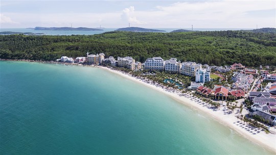 Bật mí về gia thế của cô dâu tỉ phú Ấn Độ tổ chức lễ cưới tại Phú Quốc - Ảnh 2. Bật mí về gia thế của cô dâu tỉ phú Ấn Độ tổ chức lễ cưới tại Phú Quốc - Ảnh 2.