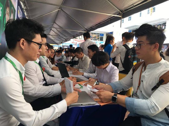 Hơn 500 đầu việc tại ngày hội việc làm khối kinh tế - Ảnh 1.