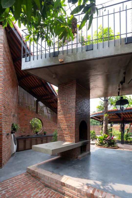 Ngôi nhà như ruộng mấp mô đạt giải vàng kiến trúc Việt Nam - Ảnh 4.
