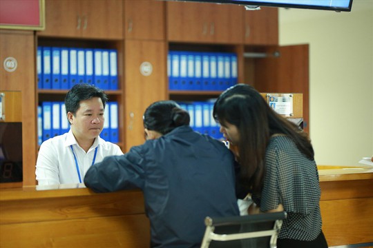 Lương tăng, công chức vẫn không đủ sống - Ảnh 1.