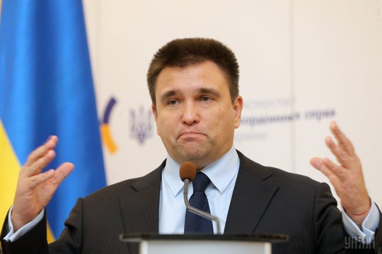 Ukraine chuẩn bị trừng phạt Nga về việc cấp hộ chiếu - Ảnh 2.