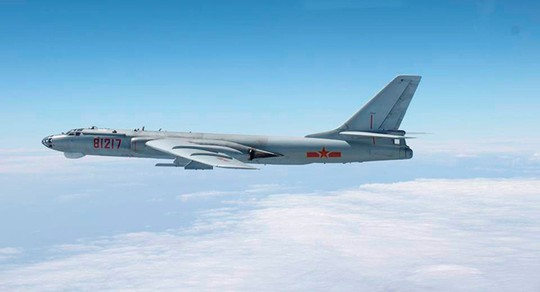 Nhật Bản chặn máy bay quân sự Trung Quốc trên biển Hoa Đông - Ảnh 1.