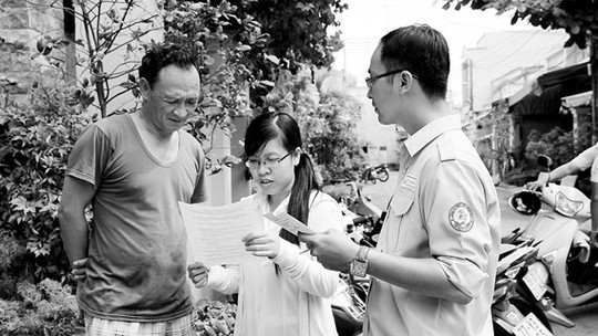 Khuyến khích, vận động khách hàng sử dụng nước sạch - Ảnh 1. Khuyến khích, vận động khách hàng sử dụng nước sạch - Ảnh 1.