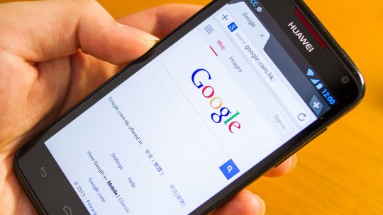 Google đòi chia tay Huawei, người dùng Việt Nam lo lắng - Ảnh 1.