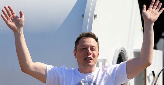 Lương thưởng năm 2018 của 65 CEO cộng lại không bằng Elon Musk - Ảnh 1.