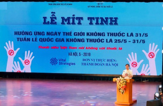 Hàng ngàn sinh viên ký cam kết không hút thuốc lá - Ảnh 1.