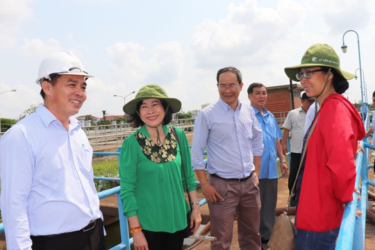 Đoàn Ban Tổ chức Thành ủy TP HCM tham quan quy trình vận hành, xử lý nước sạch của Sawaco - Ảnh 7.