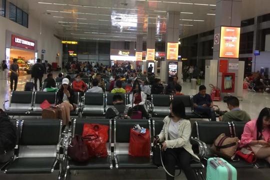 2 thanh niên nghiện ma túy vào Tân Sơn Nhất trộm đồ khách đi máy bay - Ảnh 1.