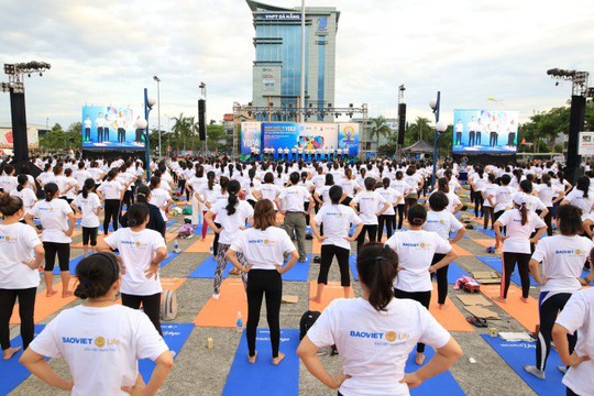 Yoga và bảo hiểm nhân thọ hỗ trợ đẩy lùi ung thư - Ảnh 2.