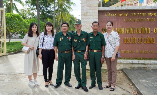 Hành trình đặc biệt tới Hà Nội của cựu tù Côn Đảo và thương binh chiến trường Campuchia - Ảnh 3.