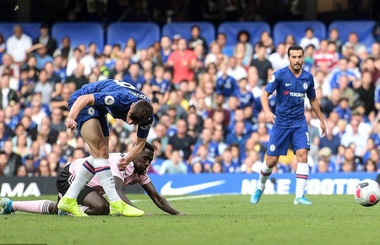 Chelsea hòa thót tim, tội đồ Leicester hóa người hùng Stamford Bridge - Ảnh 2.