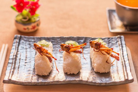 8 món ăn khiến thực khách sởn gai ốc ở Nhật Bản - Ảnh 2.