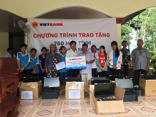 Vietbank tặng cộng đồng xã hội 760 máy tính - Ảnh 1.