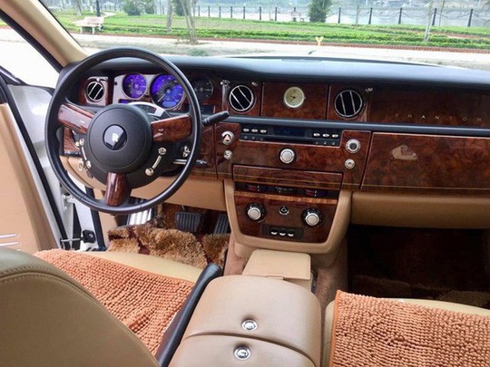 Đại gia Thái Nguyên bán Rolls-Royce Phantom mạ vàng biển tứ quý 9 - Ảnh 3.