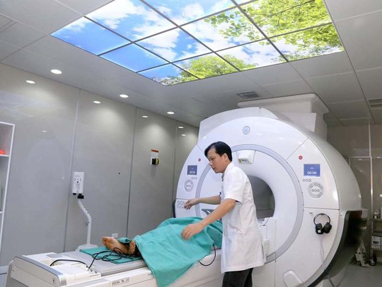 Giảm nỗi lo nhiễm tia xạ cho người bệnh - Ảnh 1. Giảm nỗi lo nhiễm tia xạ cho người bệnh - Ảnh 1.