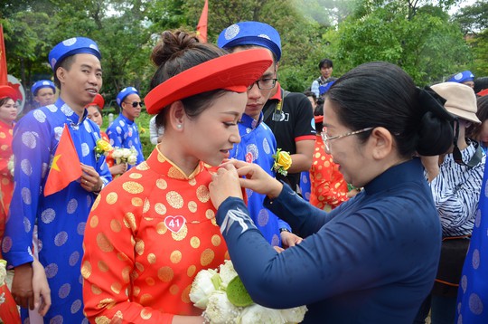 Ấm áp lễ cưới tập thể của 100 đôi công nhân trong Ngày Quốc Khánh - Ảnh 2.