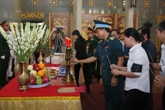 Xúc động lễ viếng đại tá, phi công Nguyễn Văn Bảy - Ảnh 7.
