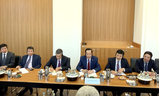 Đức muốn hợp tác toàn diện về lao động với Việt Nam - Ảnh 1.