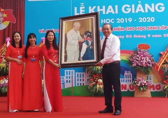 Những hình ảnh học sinh, sinh viên cả nước khai giảng năm học mới - Ảnh 13.