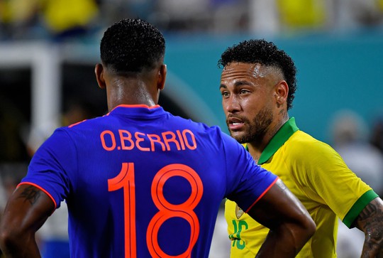 Neymar tái xuất và ghi bàn, Brazil hòa thót tim Colombia - Ảnh 3.