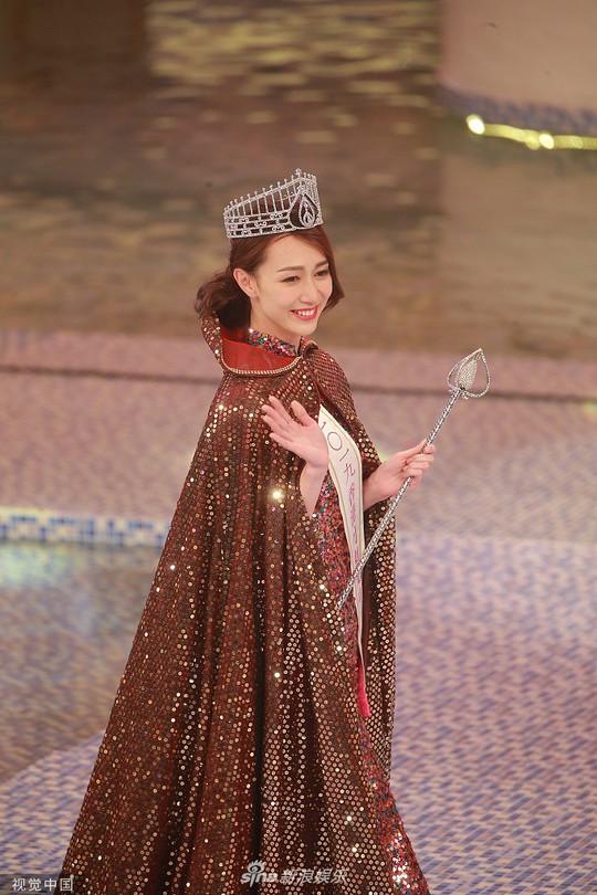 Tiểu Quách Khả Doanh đăng quang Hoa hậu Hồng Kông 2019 - Ảnh 3.