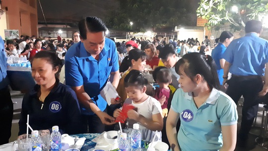 Chăm lo Tết cho CNVC-LĐ khó khăn - Ảnh 1.