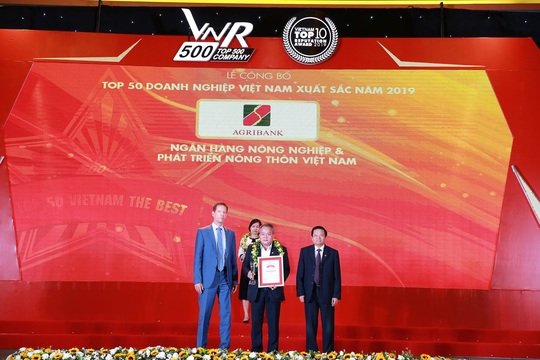 Agribank tiếp tục giữ vị trí Top 10 Doanh nghiệp lớn nhất Việt Nam năm 2019 theo VNR500 - Ảnh 1.